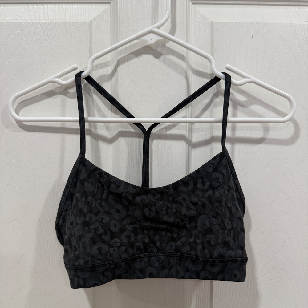 Lululemon Flow Y Bra Nulu Black Grey Leopard Camo LW2DASS Size 4